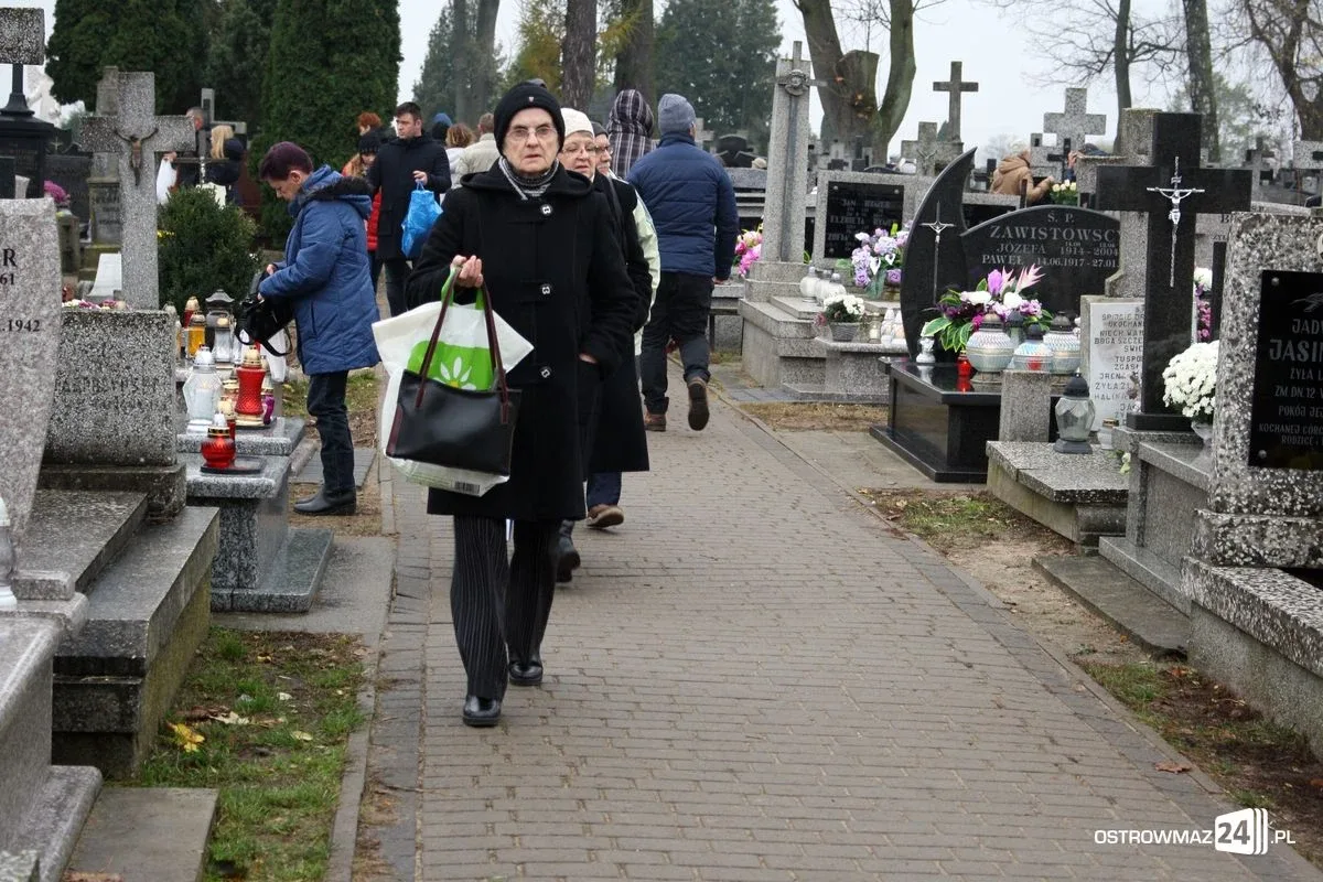 Dzień Wszystkich Świętych (zdjęcia)