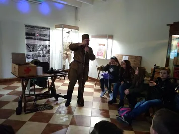 Kolejna grupa uczniów odwiedziła muzeum w Józefowie (zdjęcia)