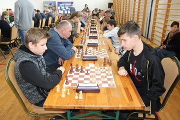 Mistrzostwa powiatu ostrowskiego w szachach z międzynarodową obsadą (zdjęcia)