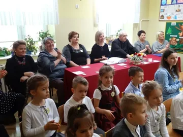 Przedszkolaki w piosence religijnej (zdjęcia)