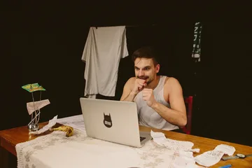 Utwór dramatyczny "Pewniak". Ostrowski teatr zaprasza (zdjęcia)