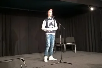 Młodzież z powiatu poznała ostrowski teatr (zdjęcia)