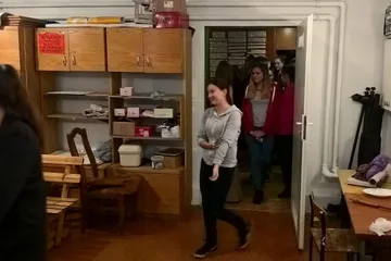 Młodzież z powiatu poznała ostrowski teatr (zdjęcia)