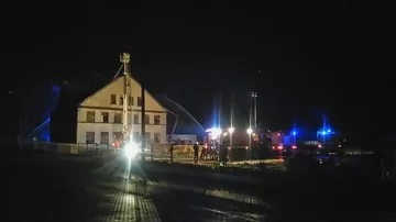 Pożar budynku byłej szkoły w Broku (nowe zdjęcia, wideo)