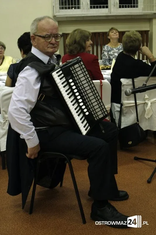 Andrzejkowa zabawa słuchaczy UTW (zdjęcia)