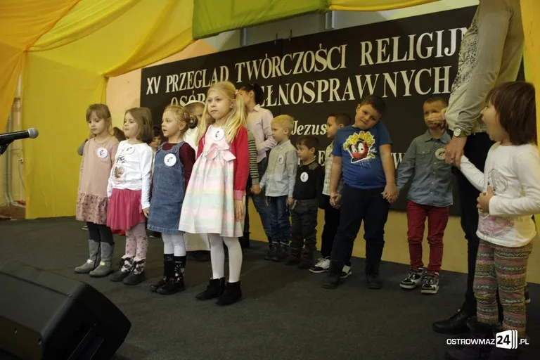 Niepełnosprawni zaprezentowali twórczość religijną (zdjęcia)