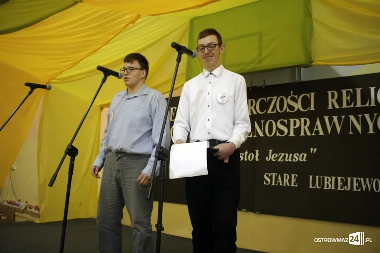 Niepełnosprawni zaprezentowali twórczość religijną (zdjęcia)