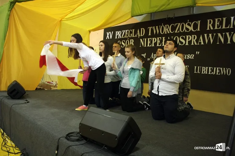 Niepełnosprawni zaprezentowali twórczość religijną (zdjęcia)