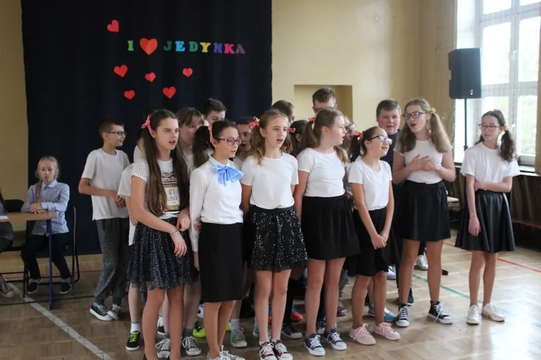 "I love jedynka". Uczniowie lepiej poznali historię szkoły (zdjęcia)