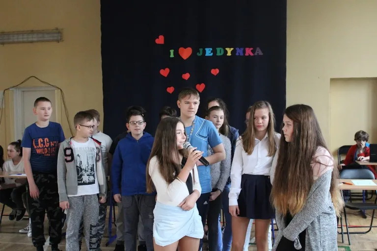 "I love jedynka". Uczniowie lepiej poznali historię szkoły (zdjęcia)