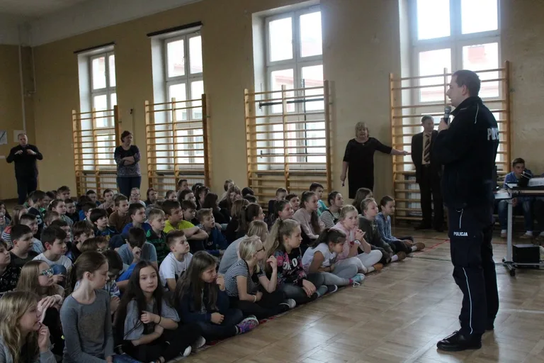 Rozmawiali o zapobieganiu przemocy w "jedynce" (zdjęcia)