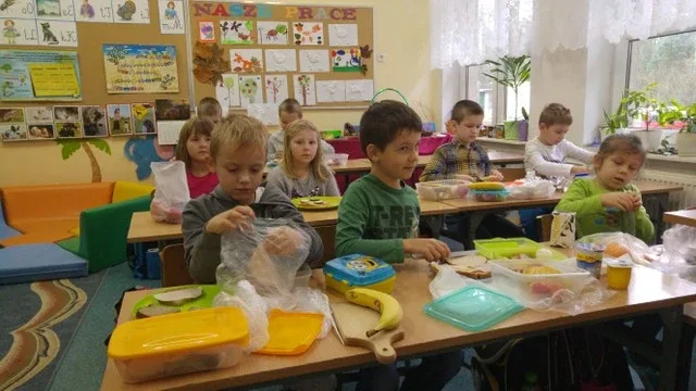 Śniadanie daje moc uczniom podstawówki w Orle (zdjęcia)