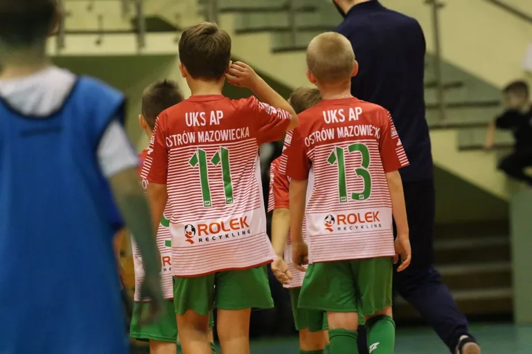 Piłkarze UKS AP otarli się o podium (zdjęcia, wideo)