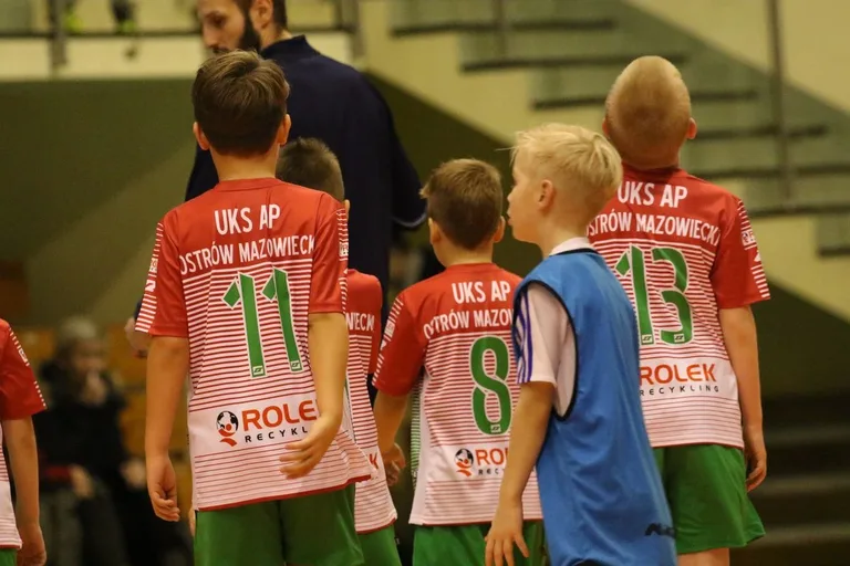 Piłkarze UKS AP otarli się o podium (zdjęcia, wideo)