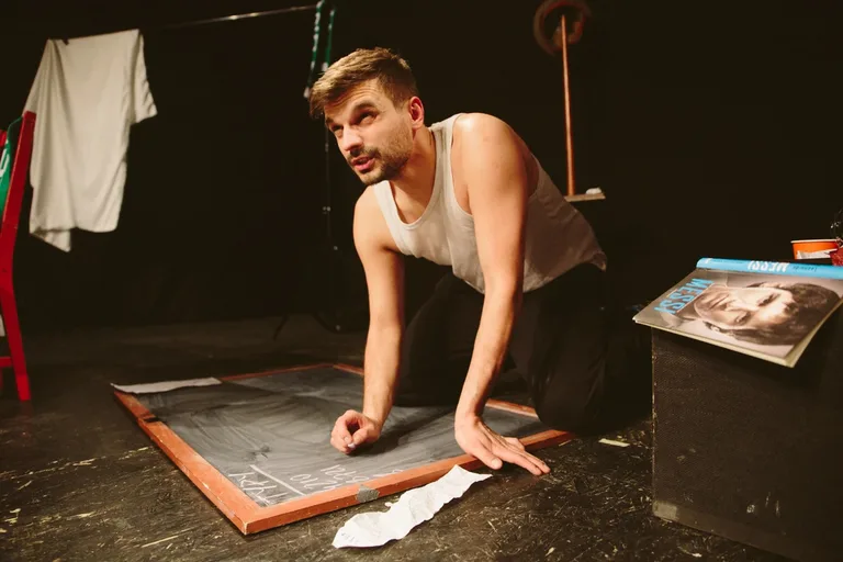 Utwór dramatyczny "Pewniak". Ostrowski teatr zaprasza (zdjęcia)