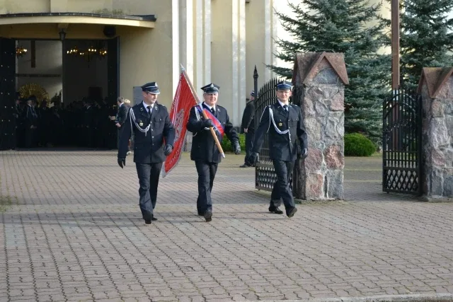 Msza święta za zmarłych strażaków z powiatu ostrowskiego (zdjęcia)