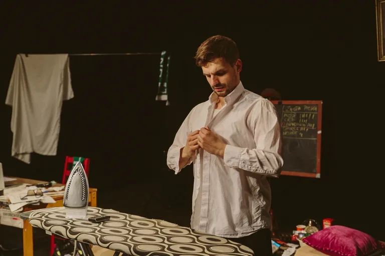 Utwór dramatyczny "Pewniak". Ostrowski teatr zaprasza (zdjęcia)