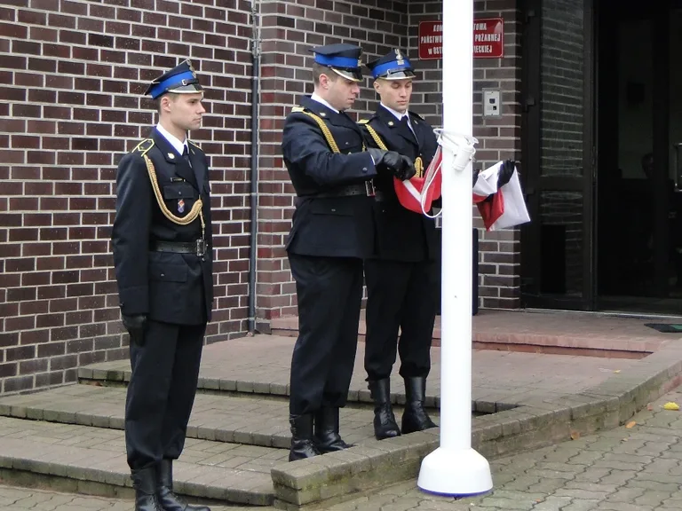 Ostrowscy strażacy uczcili Święto Niepodległości (zdjęcia)