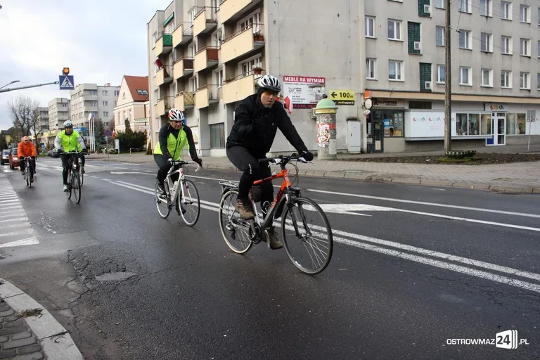 Rajdem rowerowym uczcili Narodowe Święto Niepodległości (zdjęcia)