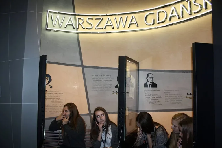 Ciekawa wycieczka uczniów "Kopernika" w Warszawie (zdjęcia)