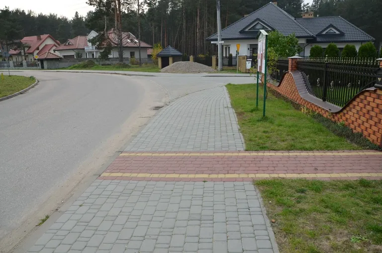 Małkinia Górna: gmina inwestuje w chodniki (zdjęcia)