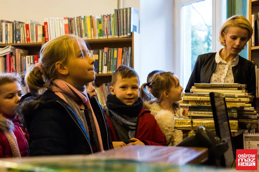 Spotkania z książką dla dzieci (zdjęcia)