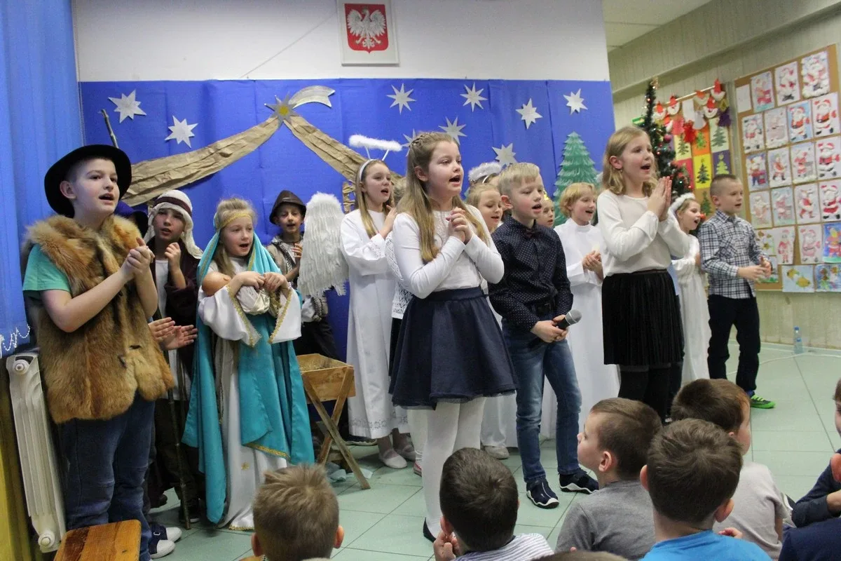 Jasełka dla klas I-III w SP nr 1 (zdjęcia)