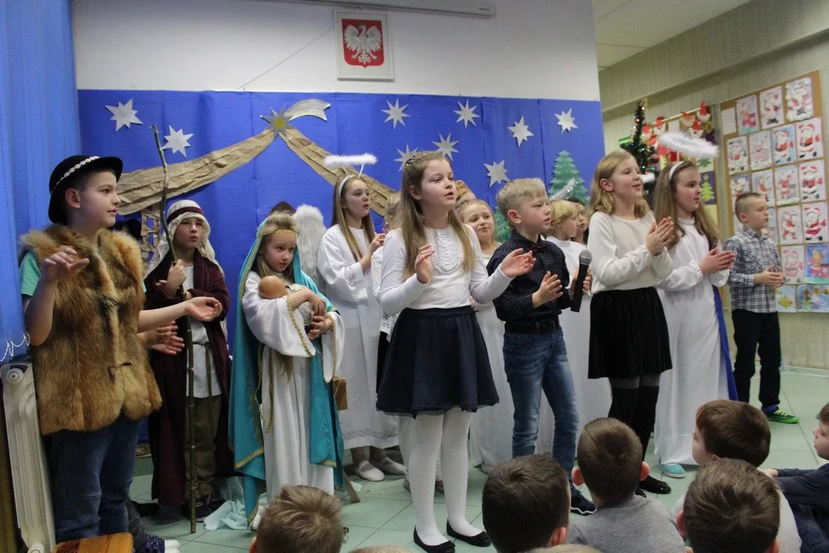 Jasełka dla klas I-III w SP nr 1 (zdjęcia)