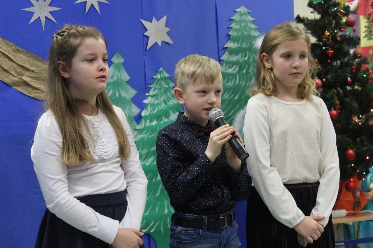 Jasełka dla klas I-III w SP nr 1 (zdjęcia)