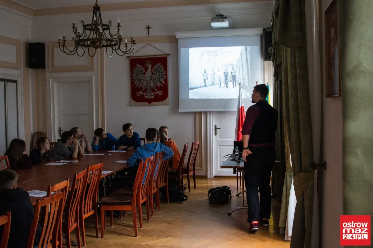   Przystanek Historia w ostrowskim ratuszu (zdjęcia, wideo)