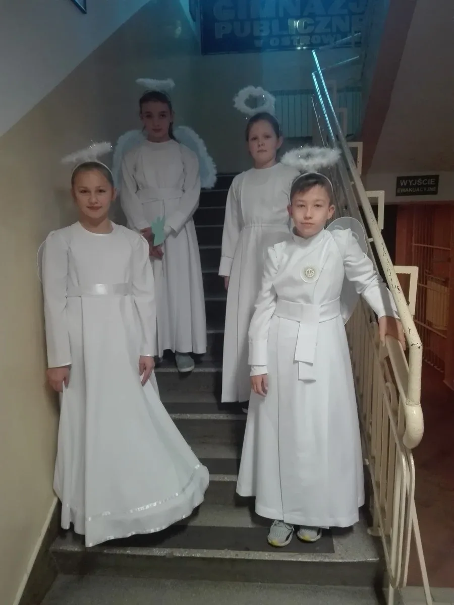 Uczniowie SP nr 1 wspierają dzieci chore na nowotwory (zdjęcia)