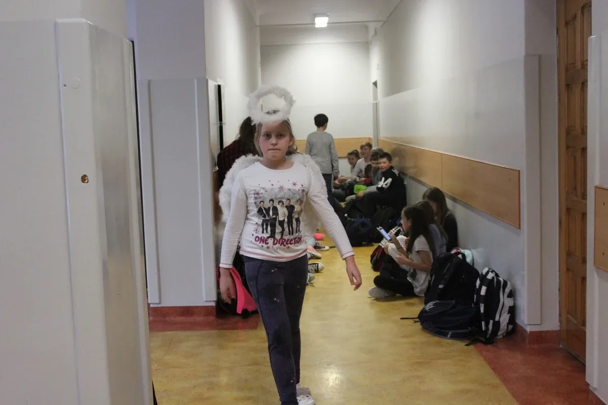 Uczniowie SP nr 1 wspierają dzieci chore na nowotwory (zdjęcia)