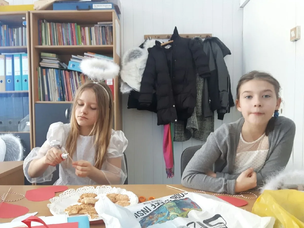Uczniowie SP nr 1 wspierają dzieci chore na nowotwory (zdjęcia)