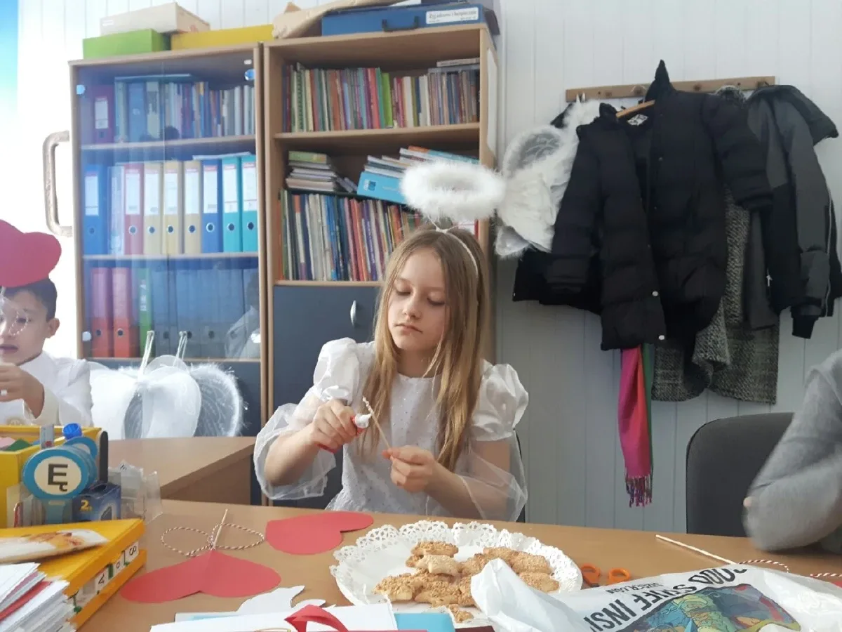 Uczniowie SP nr 1 wspierają dzieci chore na nowotwory (zdjęcia)