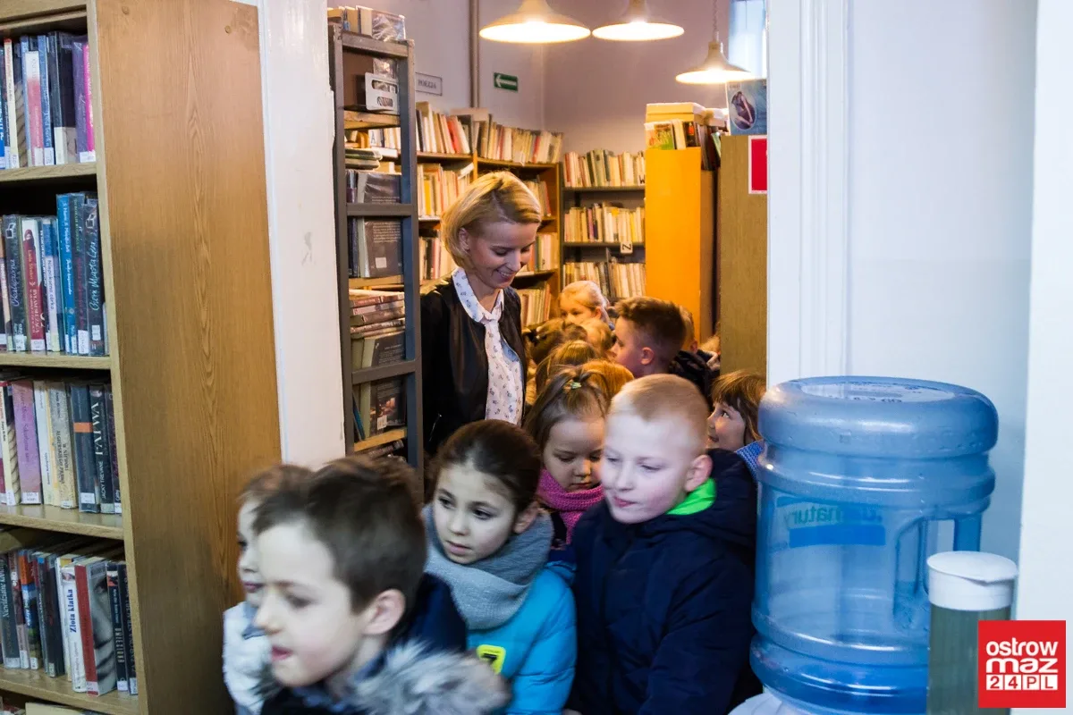 Spotkania z książką dla dzieci (zdjęcia)