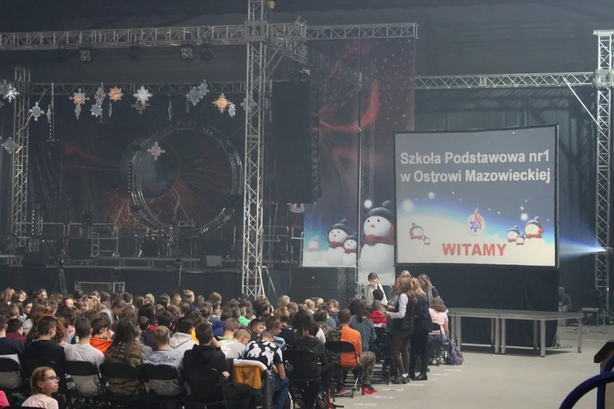 Uczniowie z SP 1 na Mikołajkach w Warszawie (zdjęcia)