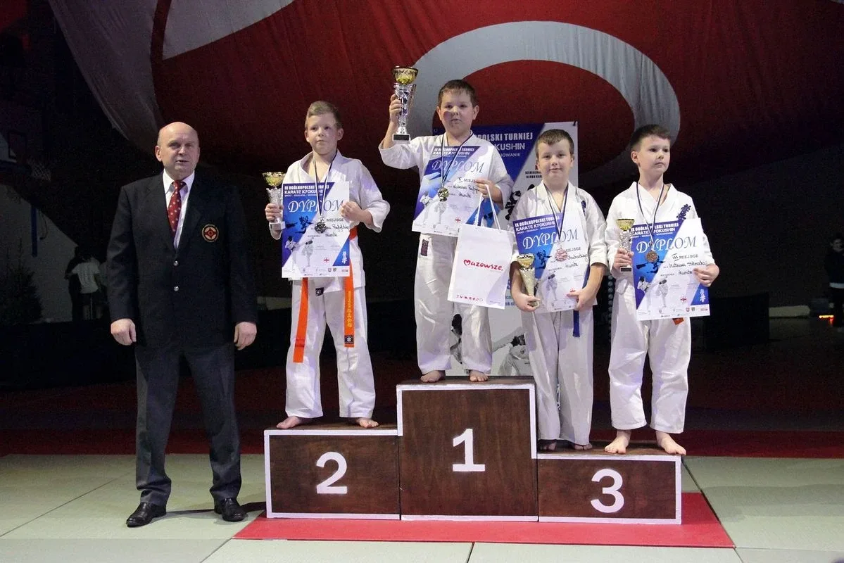 19 medali ostrowskich karateków w Broku (zdjęcia)
