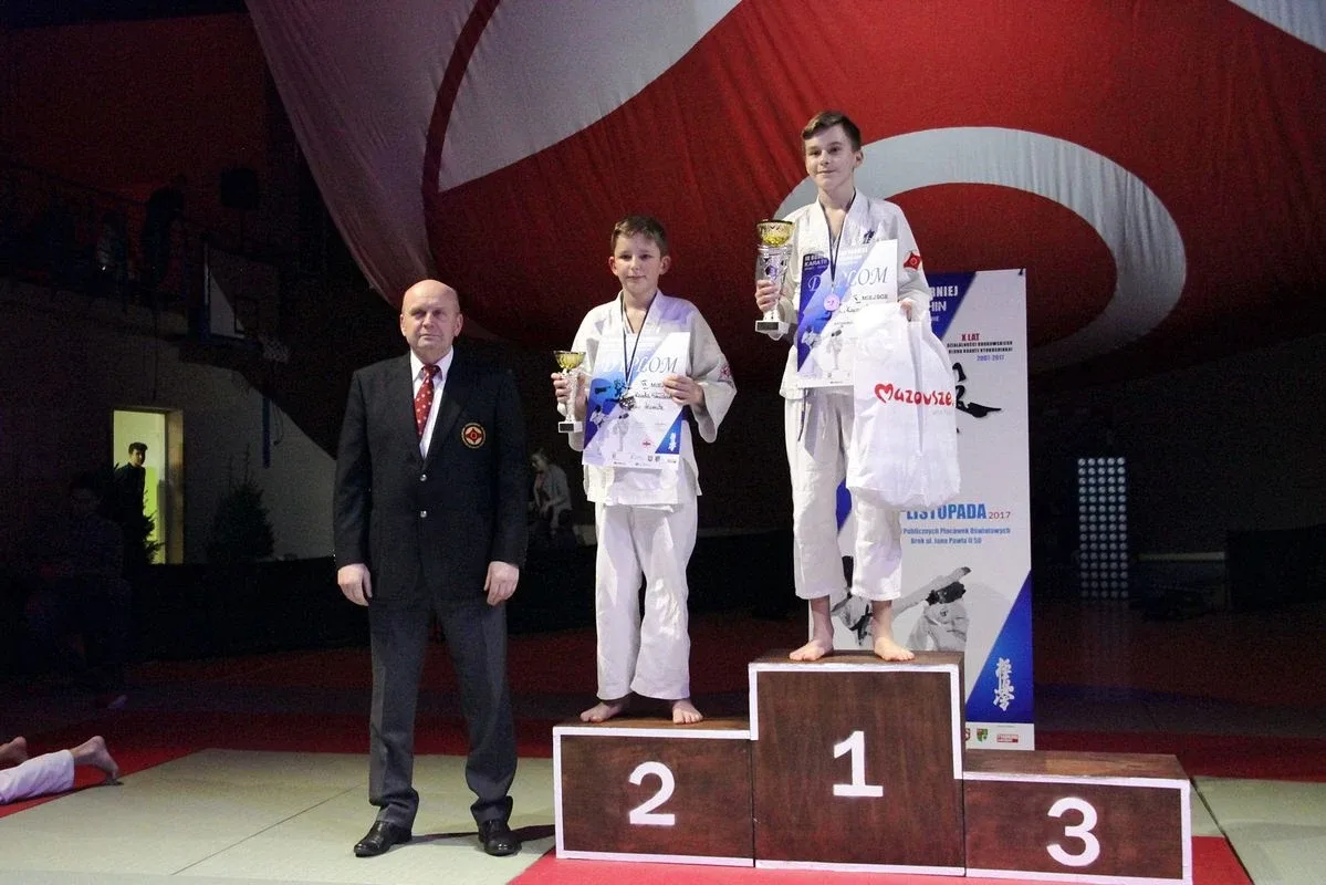19 medali ostrowskich karateków w Broku (zdjęcia)