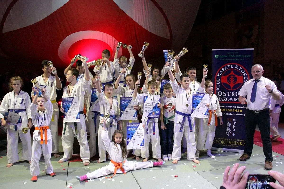 19 medali ostrowskich karateków w Broku (zdjęcia)