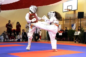 19 medali ostrowskich karateków w Broku (zdjęcia)