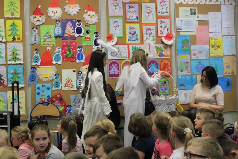 Jasełka dla klas I-III w SP nr 1 (zdjęcia)