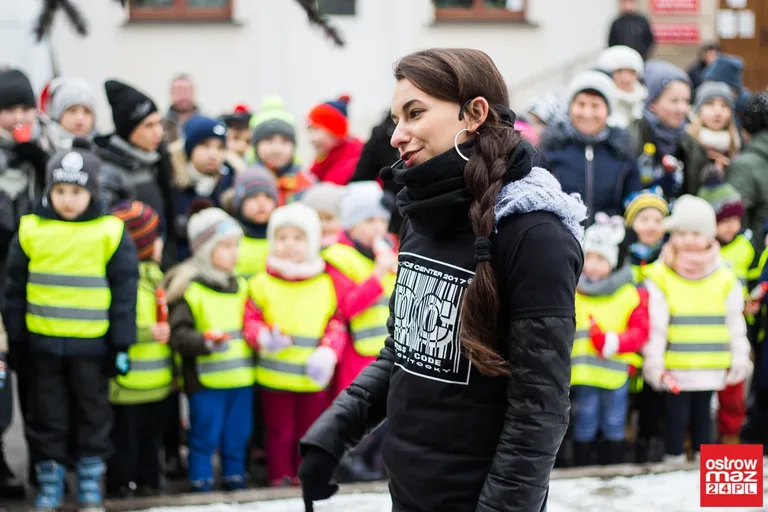 Ice Show przed ostrowskim Ratuszem (zdjęcia, wideo)
