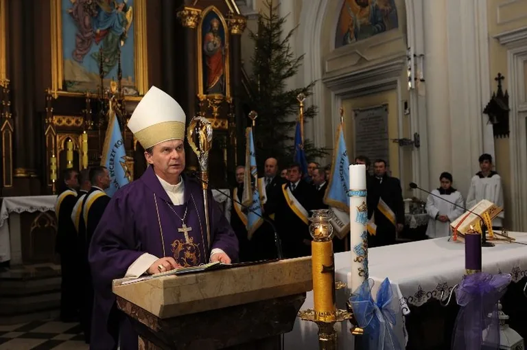    Wyświęcono sztandar Zakonu Rycerzy Kolumba (zdjęcia)