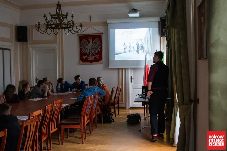    Przystanek Historia w ostrowskim ratuszu (zdjęcia, wideo)