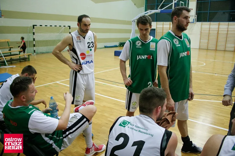 Bolesna porażka Sokoła z KS Rosa-Sport Radom (zdjęcia)