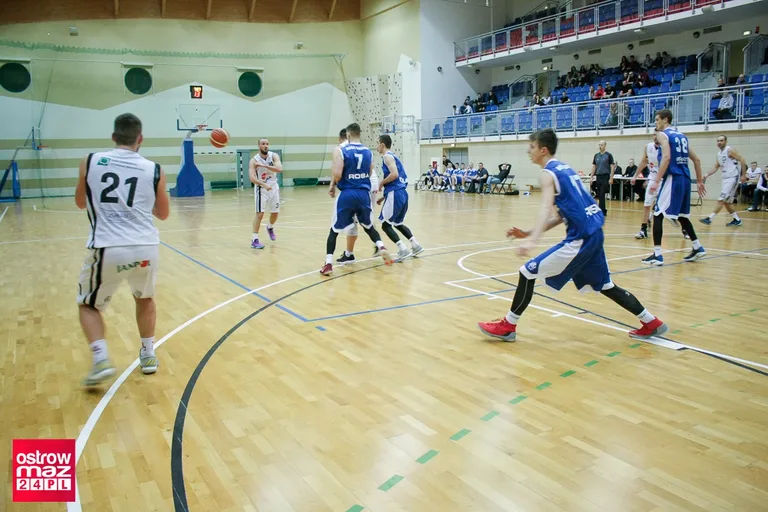 Bolesna porażka Sokoła z KS Rosa-Sport Radom (zdjęcia)