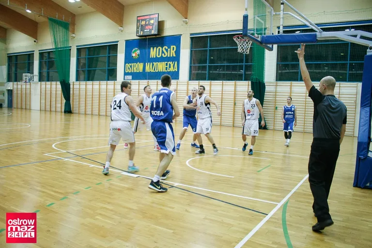 Bolesna porażka Sokoła z KS Rosa-Sport Radom (zdjęcia)