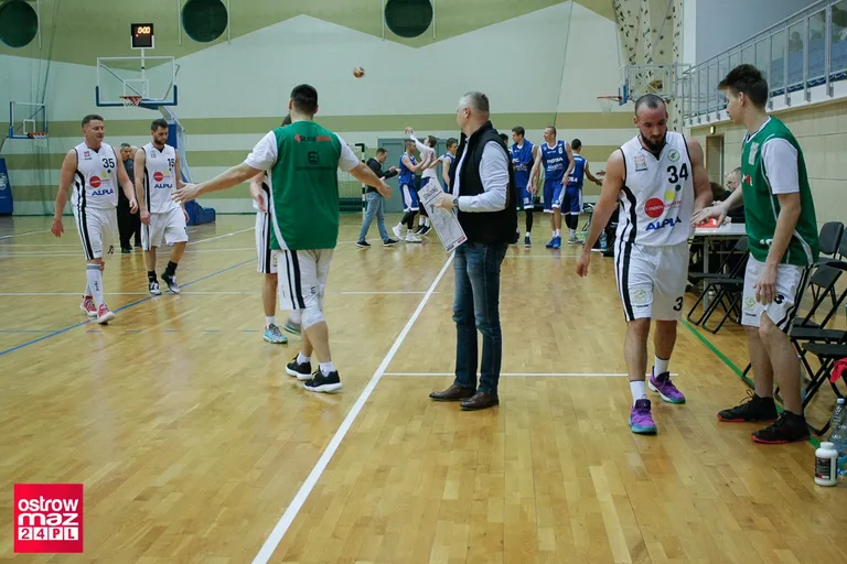 Bolesna porażka Sokoła z KS Rosa-Sport Radom (zdjęcia)