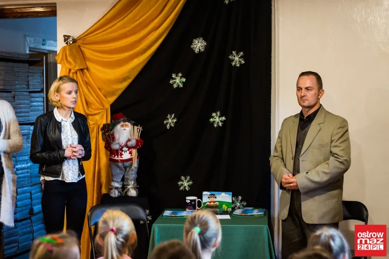 Spotkania z książką dla dzieci (zdjęcia)