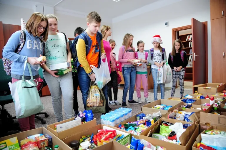 Pomoc z SP nr 3 dla mieszkających na Białorusi Polaków (zdjęcia)